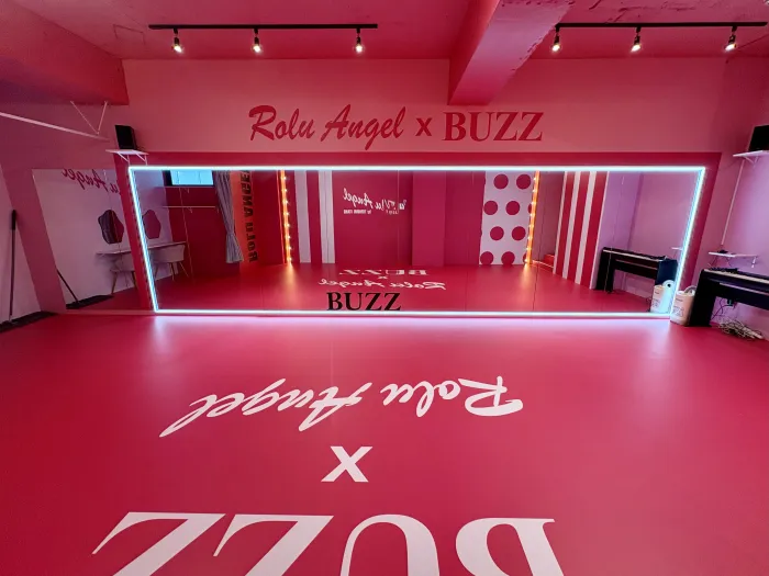 板野友美プロデュース room “RoLuANGEL×BUZZ”